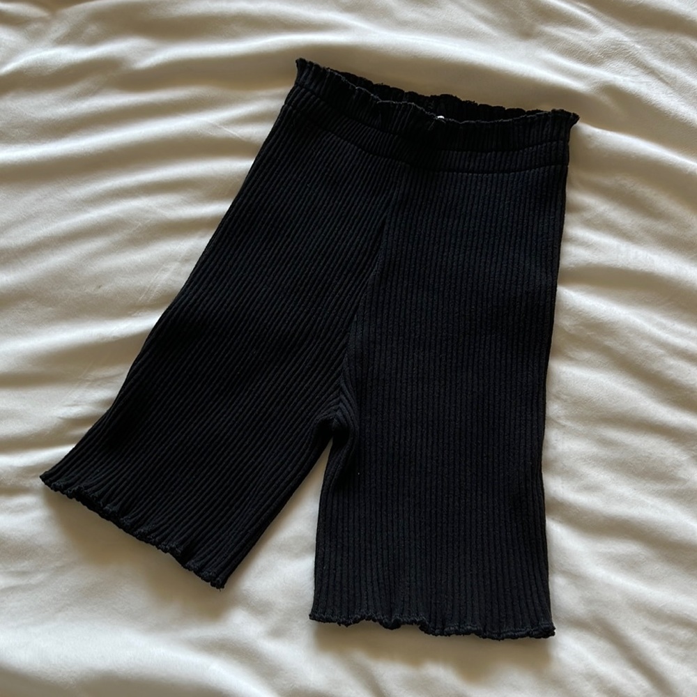 Are you am I tiiu bike shorts black ribbed